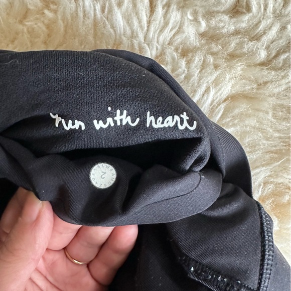 Lululemon black leggings with pockets - Picture 4 of 5